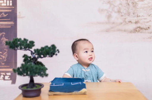 瑞安满月宝宝放屁臭 瑞安满月宝宝放屁臭