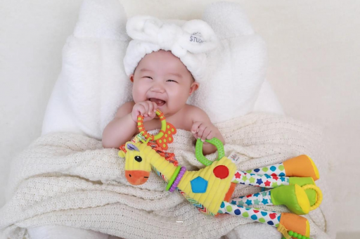 瑞安三个月宝宝正确抱姿 瑞安三个月宝宝正确抱姿